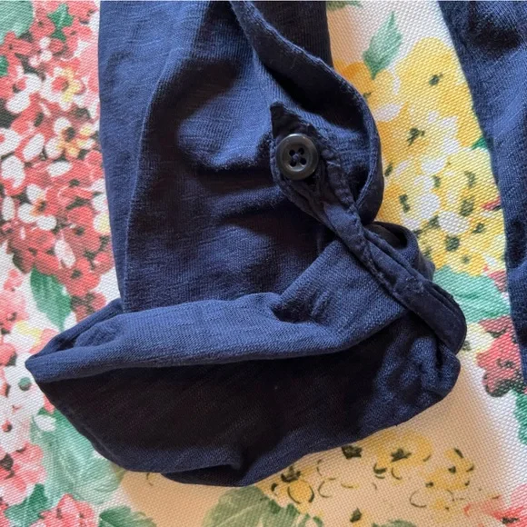 Women’s Coldwater Creek Navy Blue Cotton V-Neck Tee Roll Up Sleeves - Picture 4 of 6